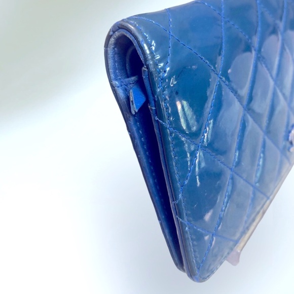 Chanel Classic Electric Blue Quilted Patent Leather CC Bifold Wallet, EC w COA - Picture 4 of 16